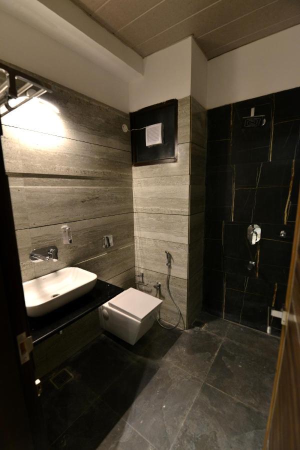 Hotel The Yellow Nayagaon Ngoại thất bức ảnh