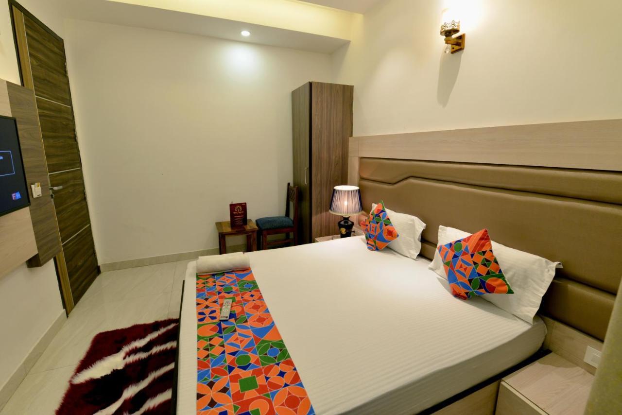 Hotel The Yellow Nayagaon Ngoại thất bức ảnh