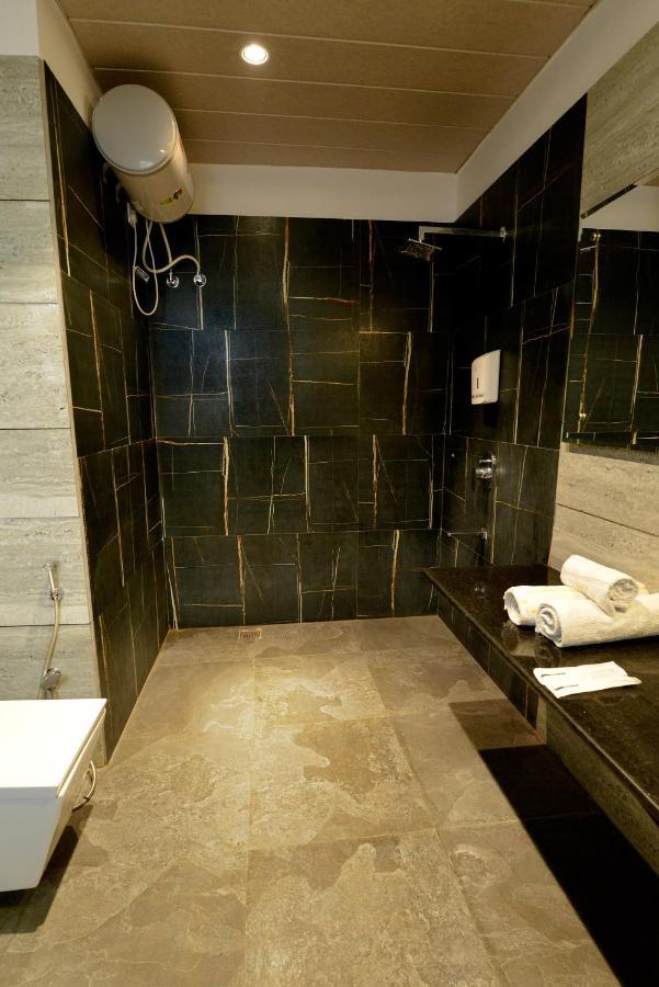 Hotel The Yellow Nayagaon Ngoại thất bức ảnh