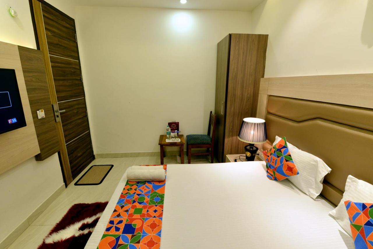 Hotel The Yellow Nayagaon Ngoại thất bức ảnh