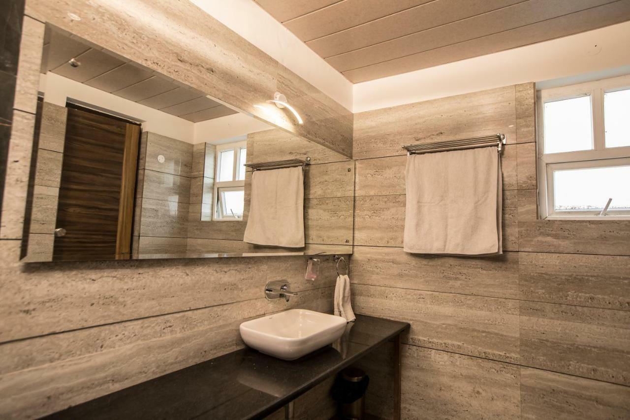 Hotel The Yellow Nayagaon Ngoại thất bức ảnh